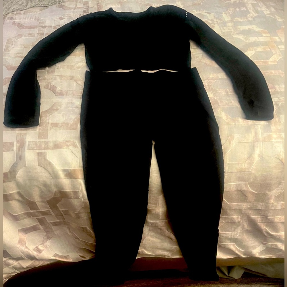NOVASPORT Brand New Black Women's  2 piece crop top and leggings set. Size Sm